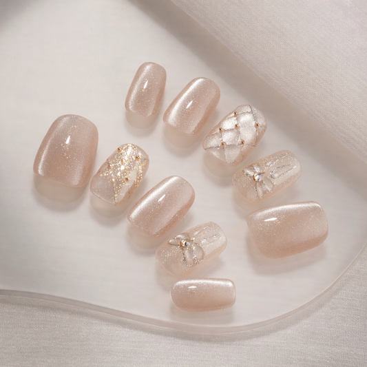 シャンパンベージュ×パールキルティング｜艶めきを纏う上品ネイルチップ [na0030]