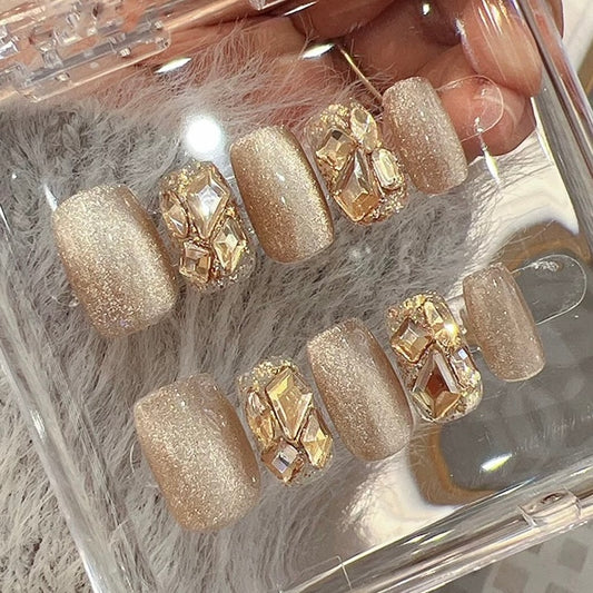 シャンパンゴールド×ジュエリーストーン｜華やぎを極めたラグジュアリーネイルチップ [na0027]