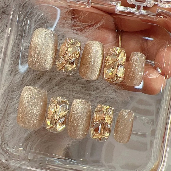 シャンパンゴールド×ジュエリーストーン｜華やぎを極めたラグジュアリーネイルチップ [na0027]