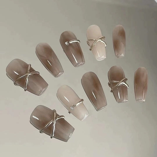 【残り一点、Mサイズのみ】グレージュスモーク×シルバーワイヤー｜洗練ミニマルニュアンスネイルチップ [na0057]