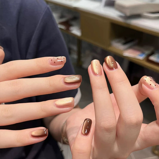 ブラウン×ゴールドラメ｜深みと艶を纏う大人ニュアンスネイルチップ [na0059]