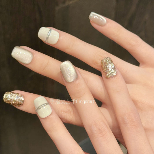 ミルクベージュ×ゴールドラメ｜上品モードネイルチップ [na0049]