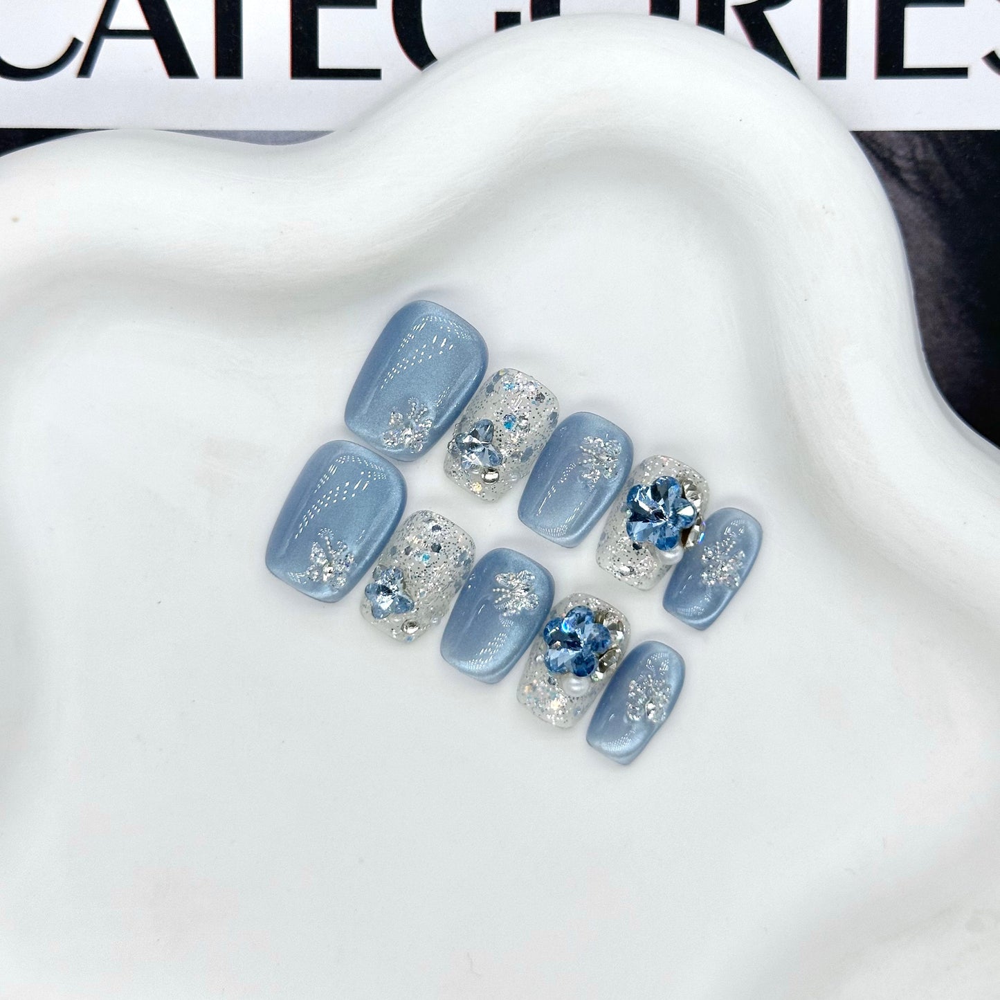 ダスティブルー×スノーフレークジュエリー｜凛ときらめく上品ネイルチップ [na0034]