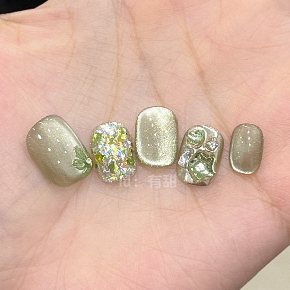 オリーブグレージュ×ボタニカルニュアンス｜深みを纏う大人上品ネイルチップ [na0031]