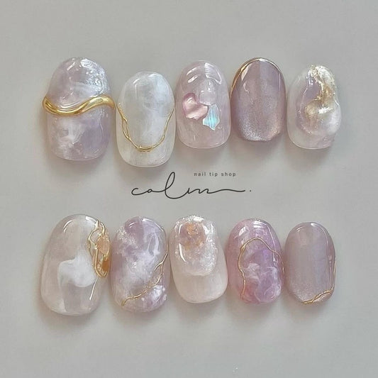 ラベンダーグレージュ×ゴールドラインニュアンス｜静けさを纏う透明感ネイルチップ [na0035]