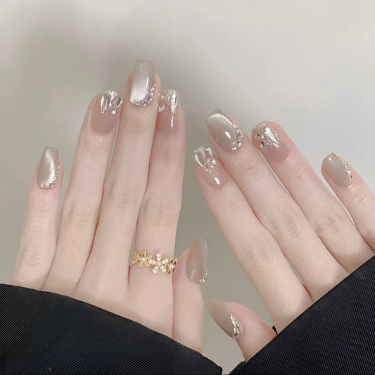 シアーミルクベージュ×シルバービジュー｜透明感きらめく上品ネイルチップ [na0060]