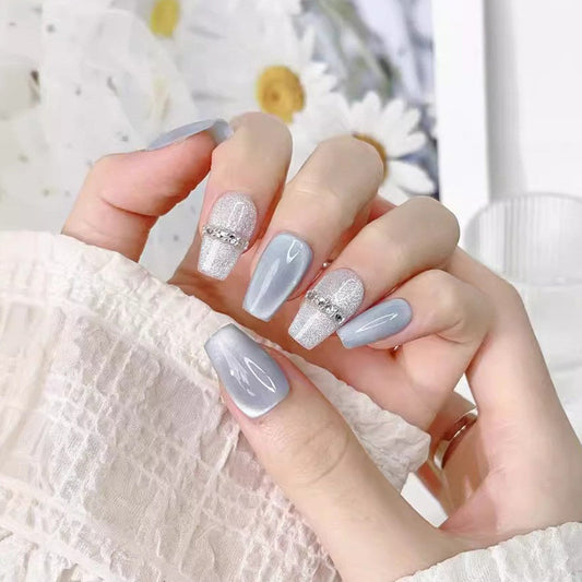 スモーキーブルー×シルバーラメ｜洗練モードきらめきネイルチップ [na0065]