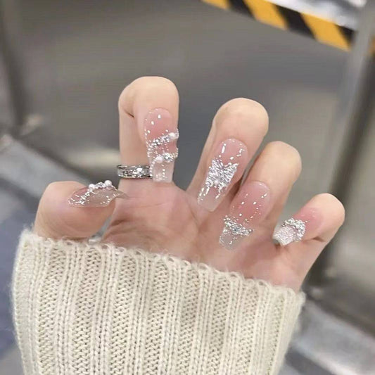 シアーピンク×シルバージュエリーフレンチ｜特別感を纏う上品ネイルチップ [na0040]