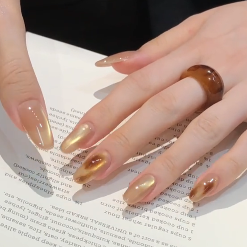 アンバーブラウン×シアーグラデーション｜艶めく琥珀ニュアンスネイルチップ [na0053]