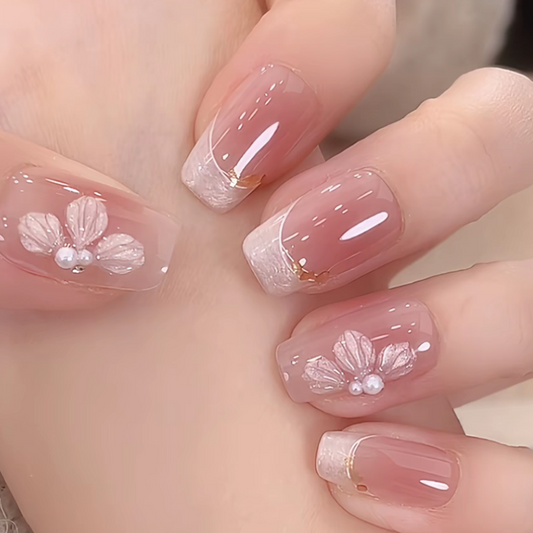 シアーピンク×ホワイトフラワーフレンチ｜指先に咲く上品ネイルチップ [na0044]