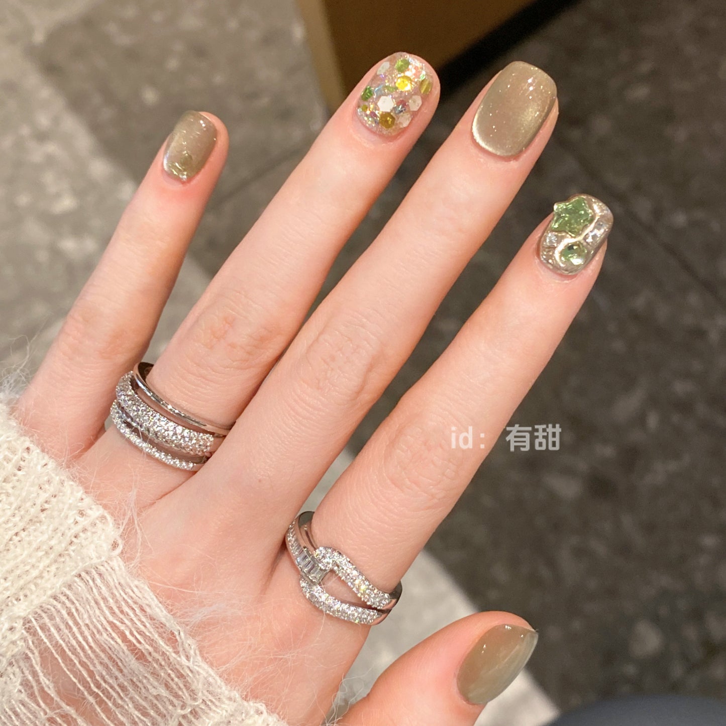 オリーブグレージュ×ボタニカルニュアンス｜深みを纏う大人上品ネイルチップ [na0031]