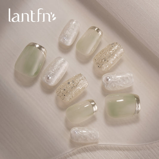 ミルキーホワイト×セージグリーンニュアンス｜柔らかく澄む上品ネイルチップ [na0043]