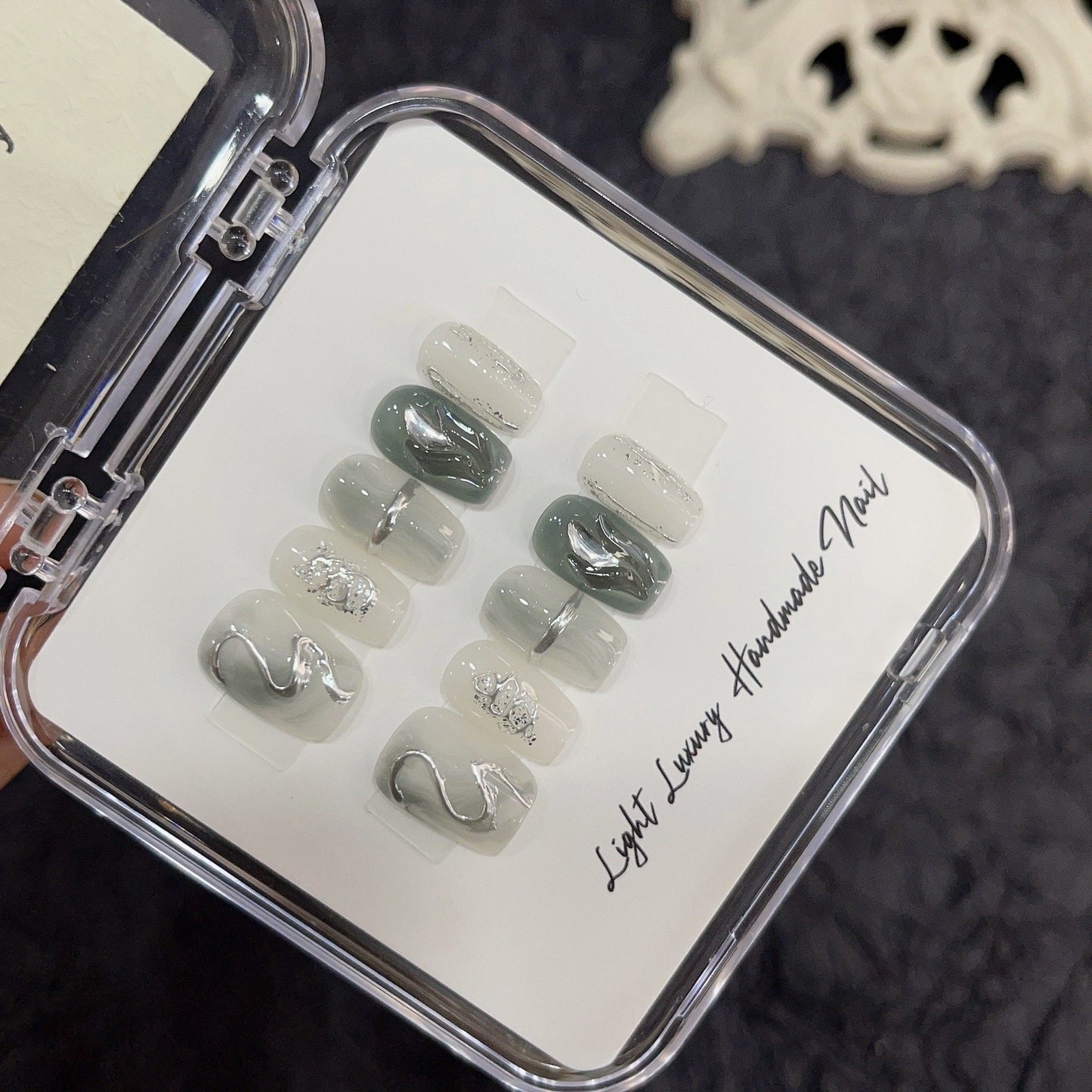 スモーキーグレー×ニュアンスアート｜洗練モードな上品ネイルチップ[na0007]