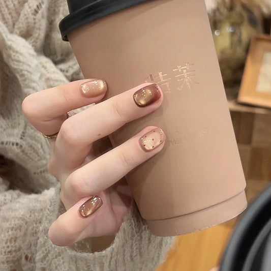 ブラウン×ゴールドラメ｜深みと艶を纏う大人ニュアンスネイルチップ [na0059]