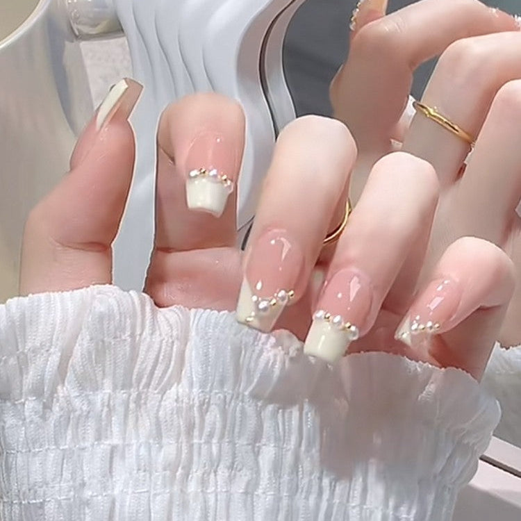 シアーピンク×ミルキーフレンチ｜きらめきを添えた上品ネイルチップ [na0026]