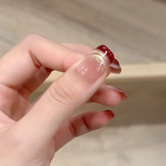 ボルドーレッド×ゴールドリボンニュアンス｜甘さを添えた上品ネイルチップ[na0022]