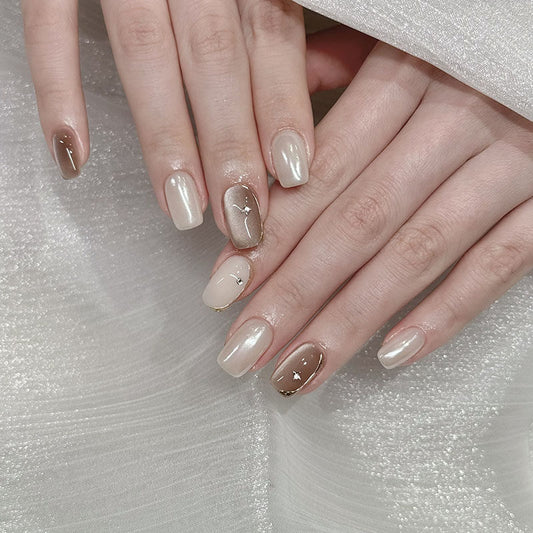 ミルキーベージュ×ブラウンアクセント｜静かに艶めく上品ニュアンスネイルチップ [na0054]