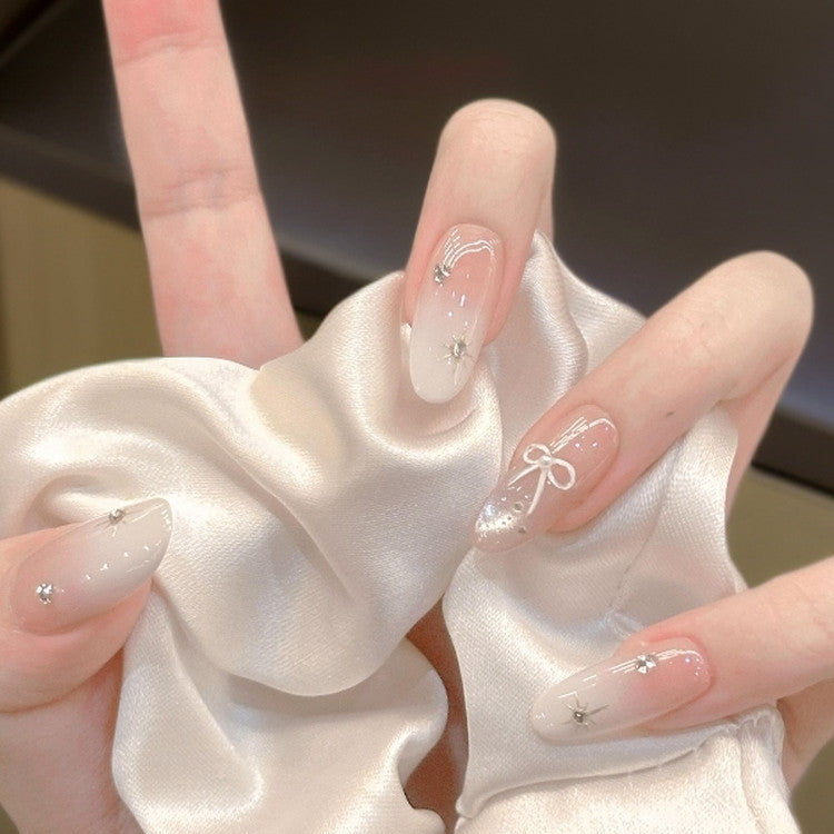 シアーミルク×シルバーリボンニュアンス｜透明感をまとう上品ネイルチップ [na0023]