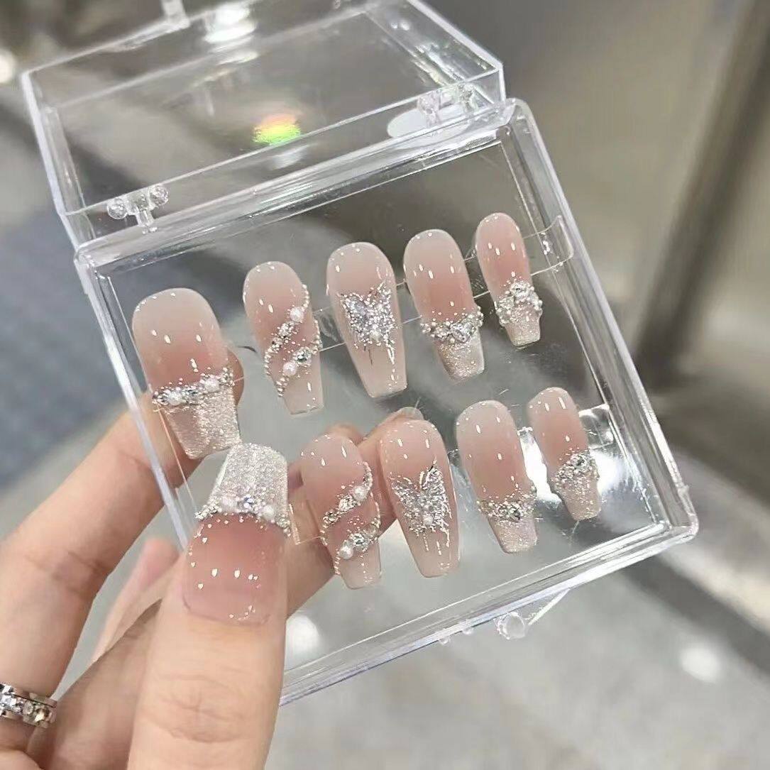 シアーピンク×シルバージュエリーフレンチ｜特別感を纏う上品ネイルチップ [na0040]