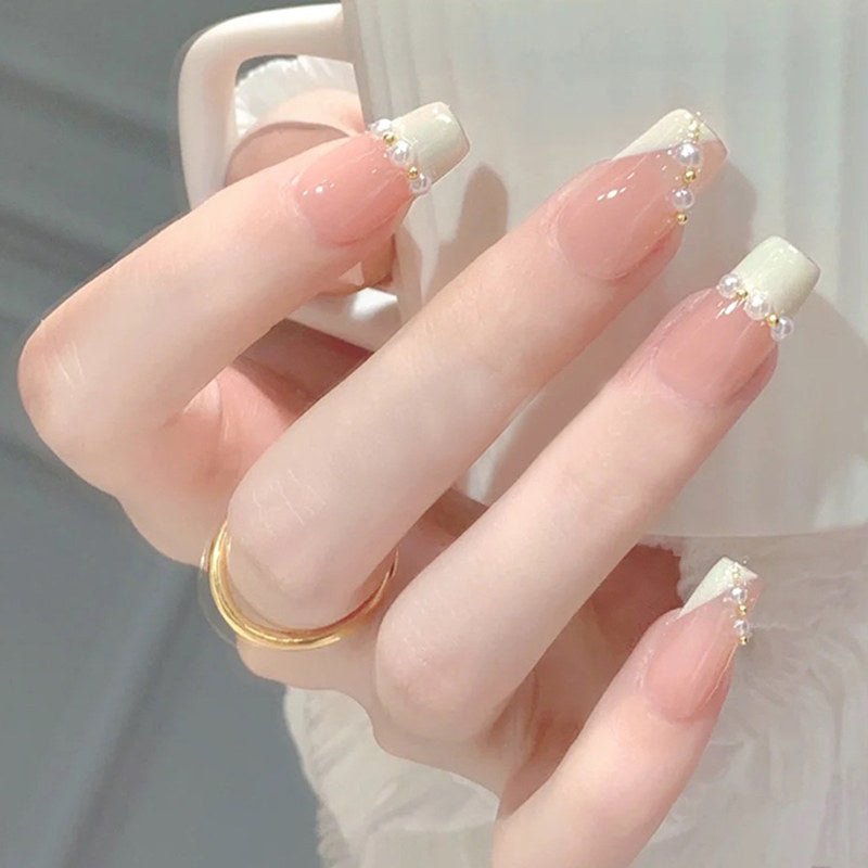 シアーピンク×ミルキーフレンチ｜きらめきを添えた上品ネイルチップ [na0026]