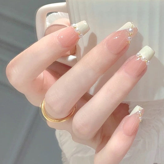 シアーピンク×ミルキーフレンチ｜きらめきを添えた上品ネイルチップ [na0026]